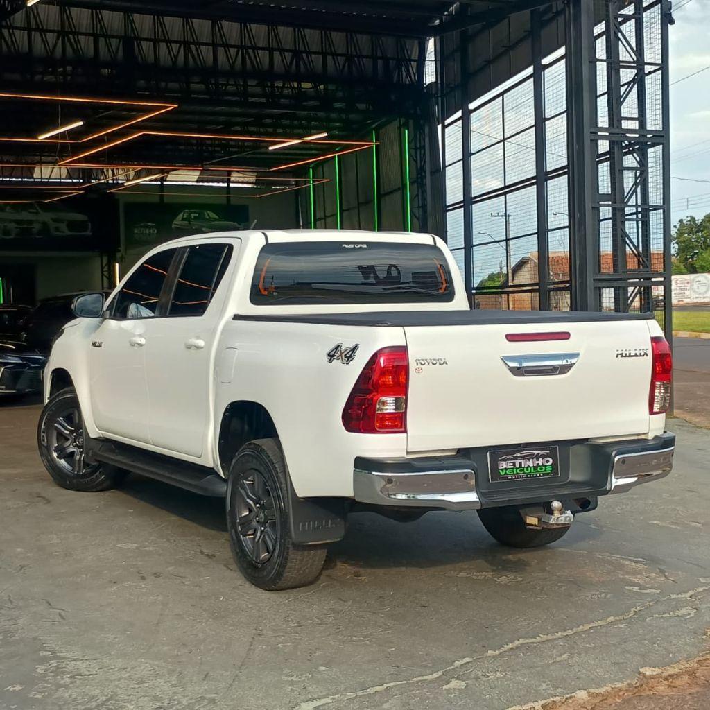 TOYOTA Hilux Caminhonete - Foto