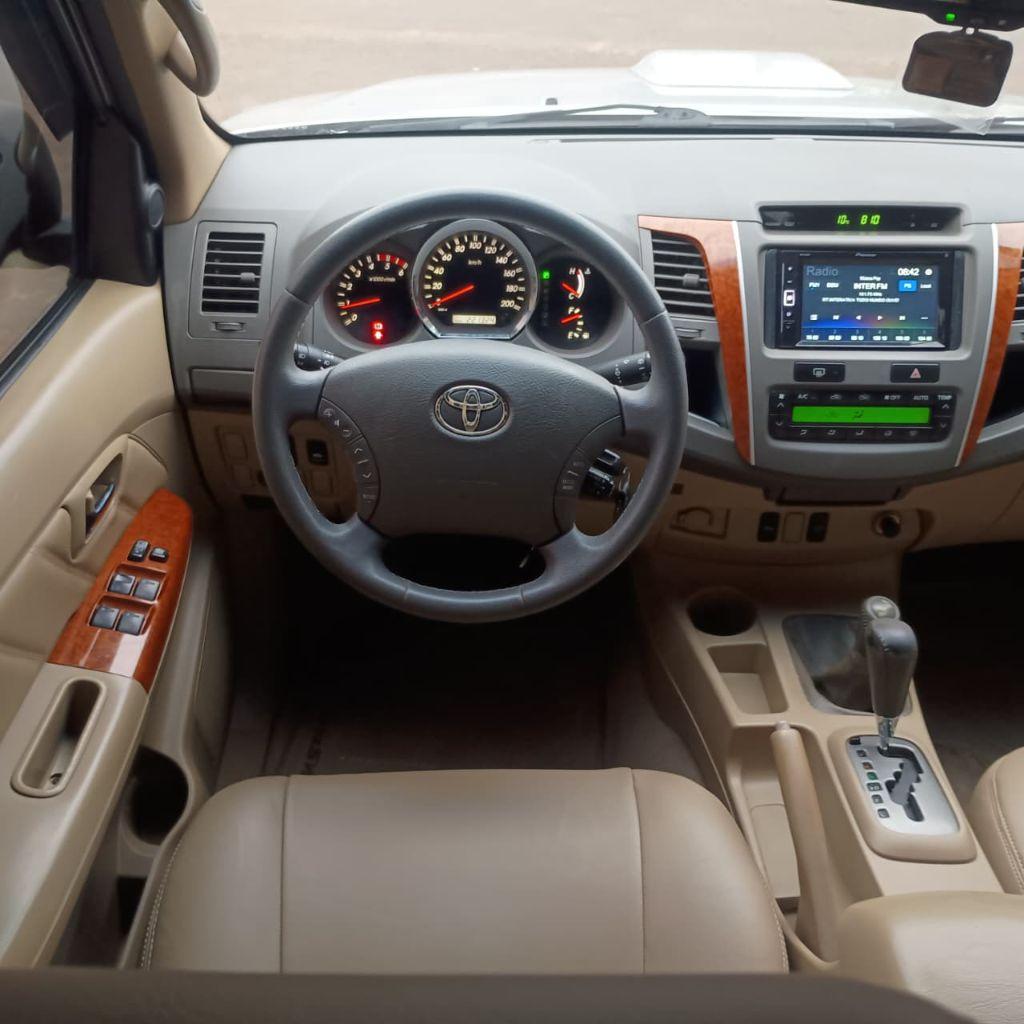TOYOTA Hilux SW4 - Foto