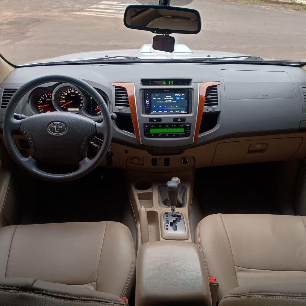 TOYOTA Hilux SW4 - Foto