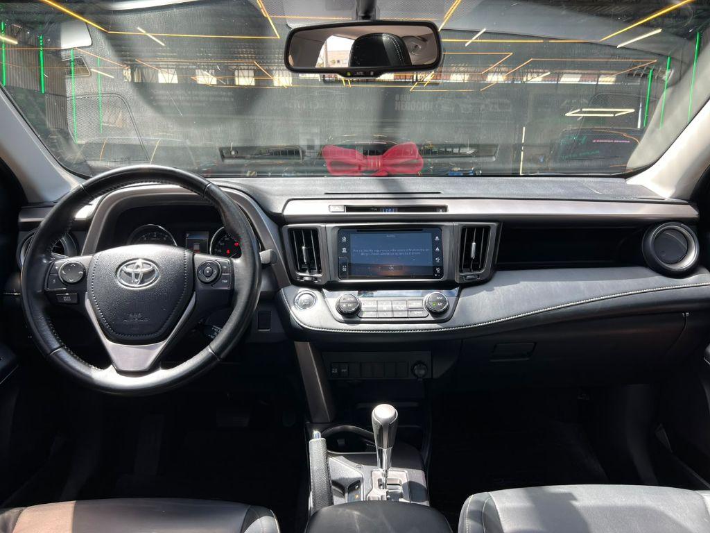 TOYOTA RAV 4 - Foto