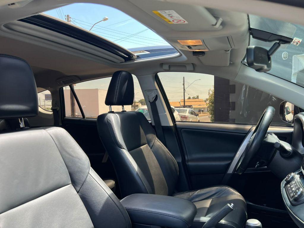 TOYOTA RAV 4 - Foto