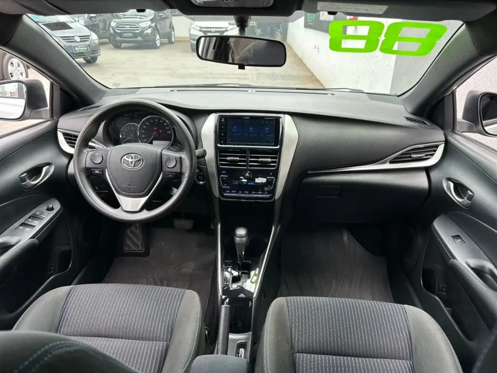 TOYOTA Yaris Hatch - Foto
