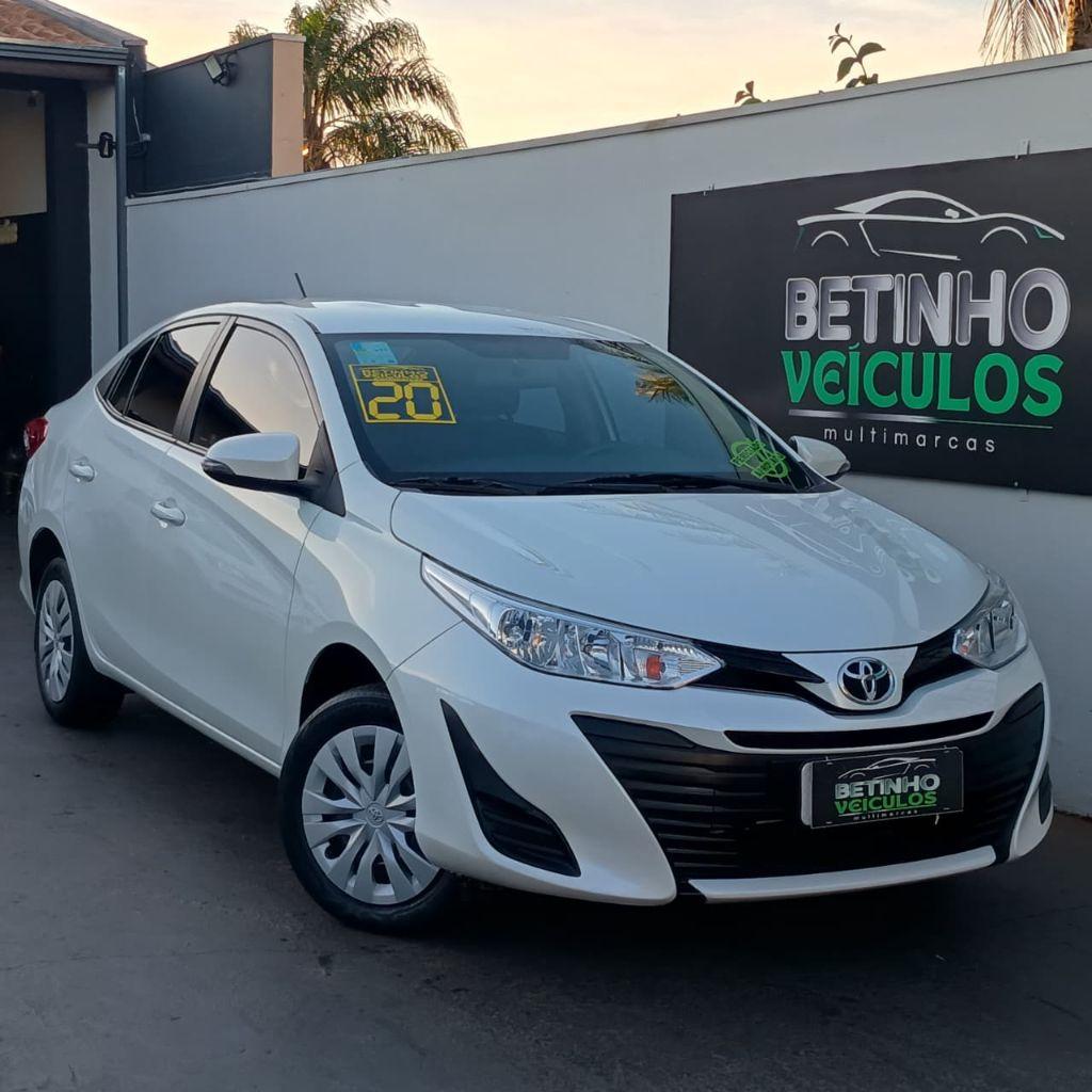 TOYOTA Yaris Sedan - Foto