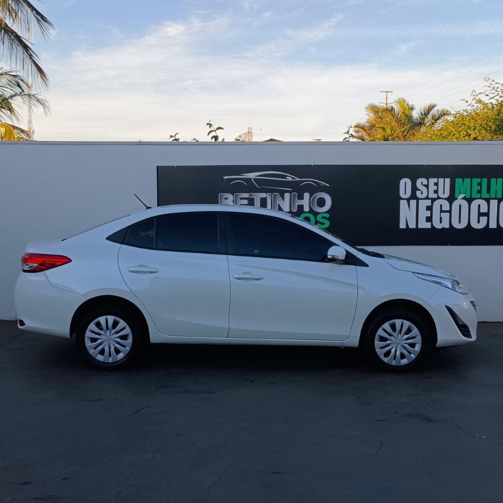 TOYOTA Yaris Sedan - Foto