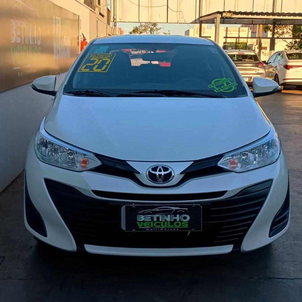 TOYOTA Yaris Sedan - Foto