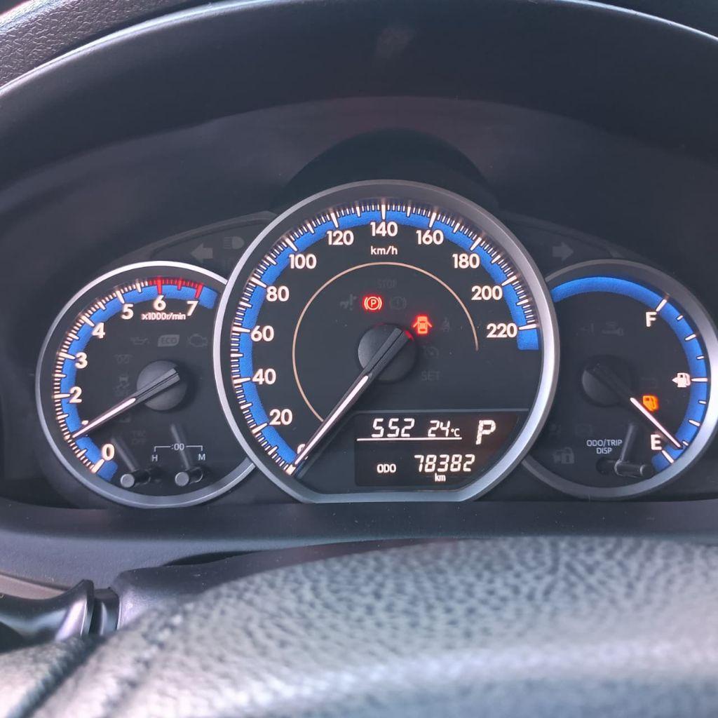 TOYOTA Yaris Sedan - Foto