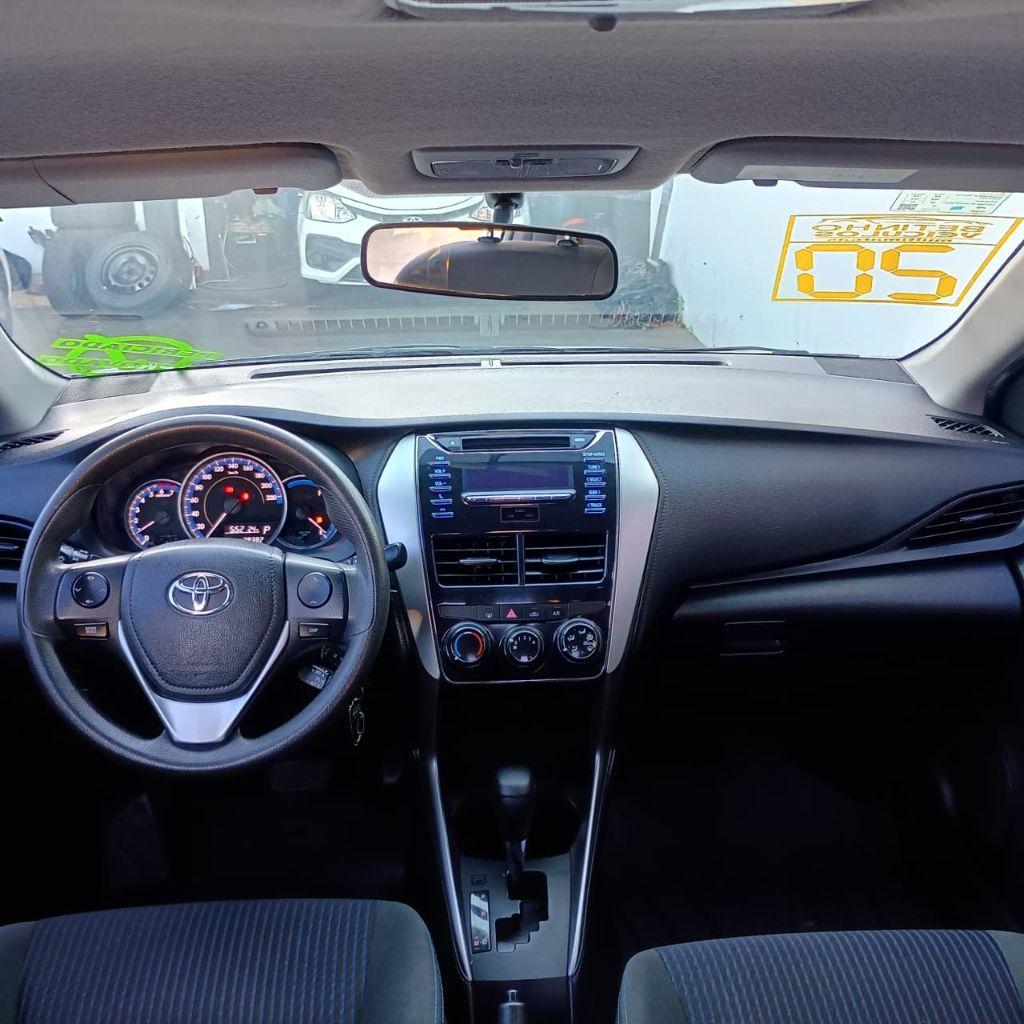 TOYOTA Yaris Sedan - Foto