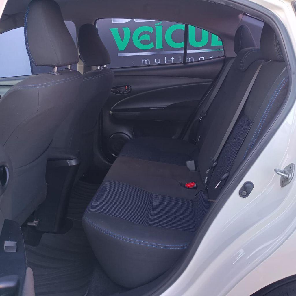 TOYOTA Yaris Sedan - Foto