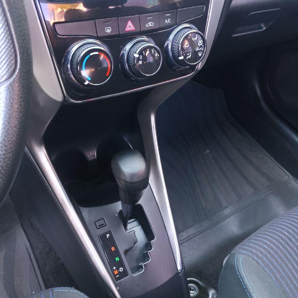 TOYOTA Yaris Sedan - Foto