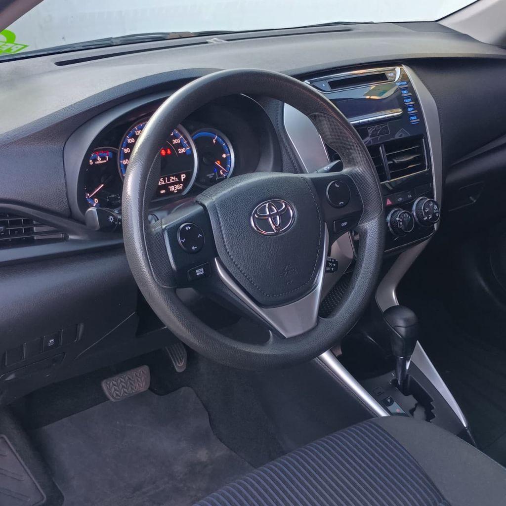 TOYOTA Yaris Sedan - Foto