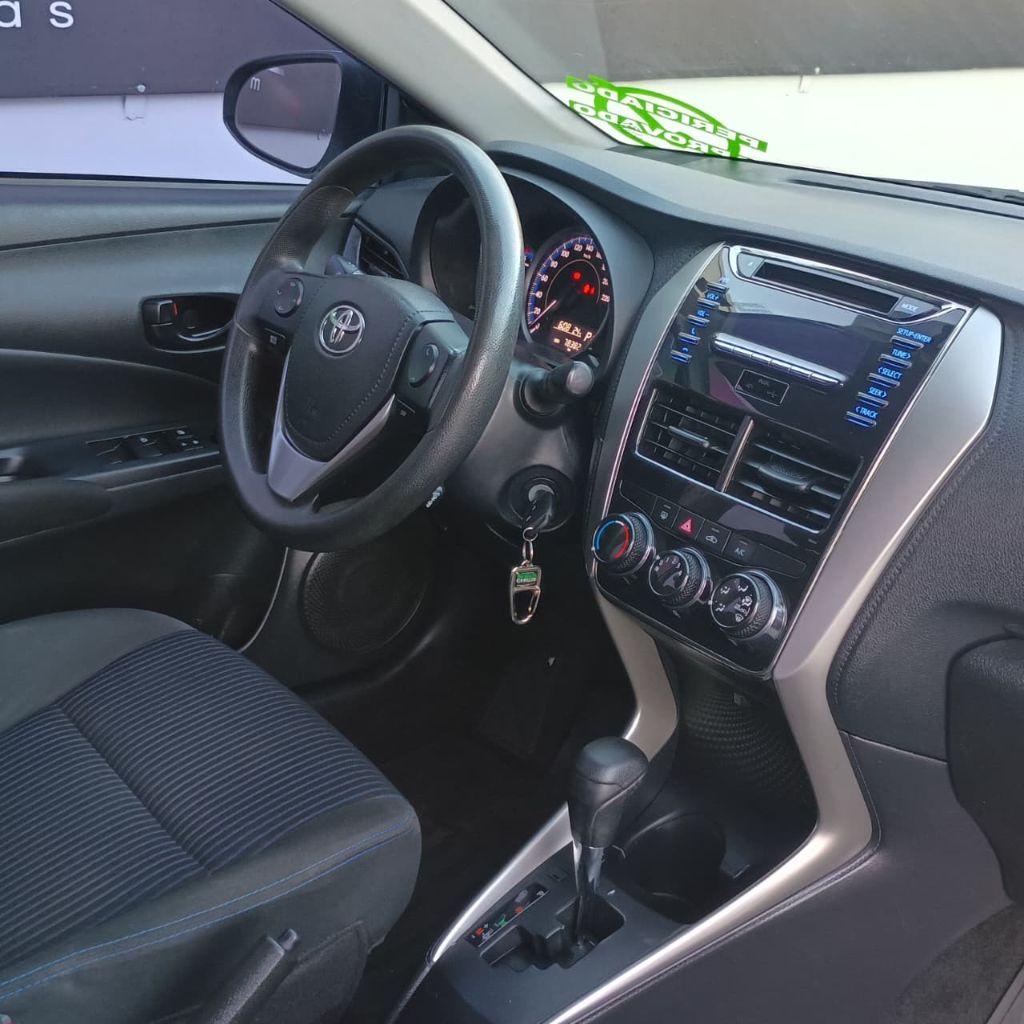TOYOTA Yaris Sedan - Foto