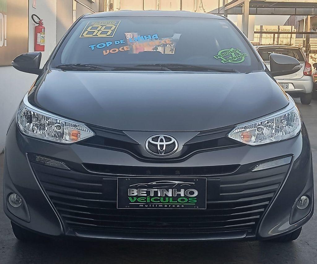 TOYOTA Yaris Sedan - Foto