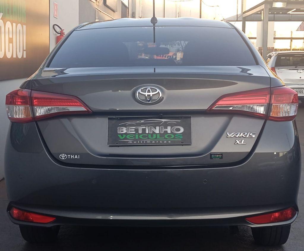 TOYOTA Yaris Sedan - Foto