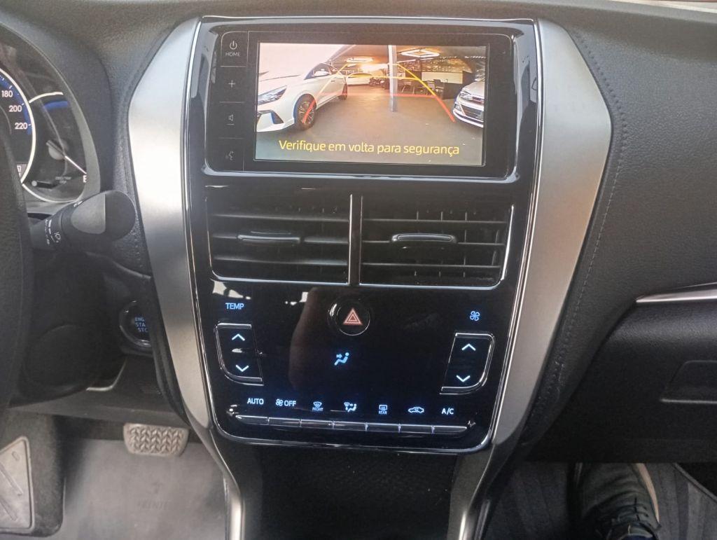 TOYOTA Yaris Sedan - Foto