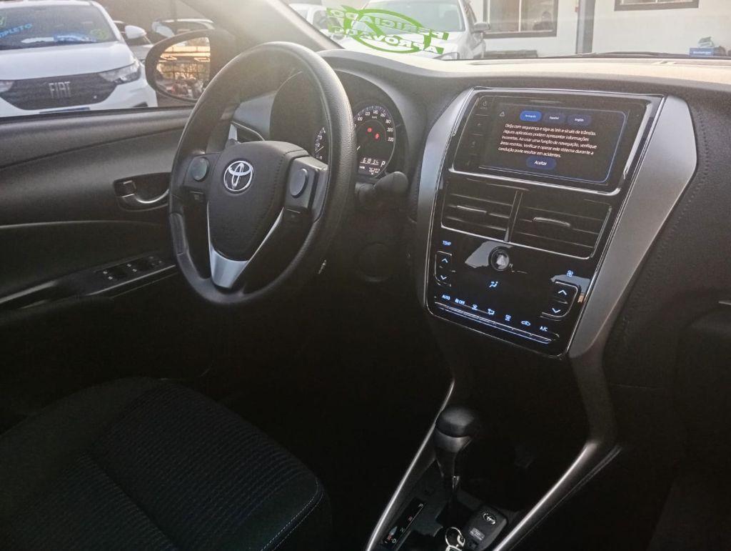 TOYOTA Yaris Sedan - Foto