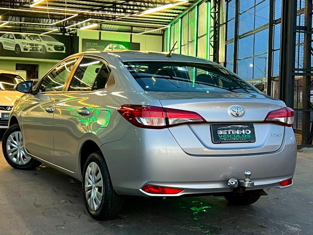 TOYOTA Yaris Sedan - Foto