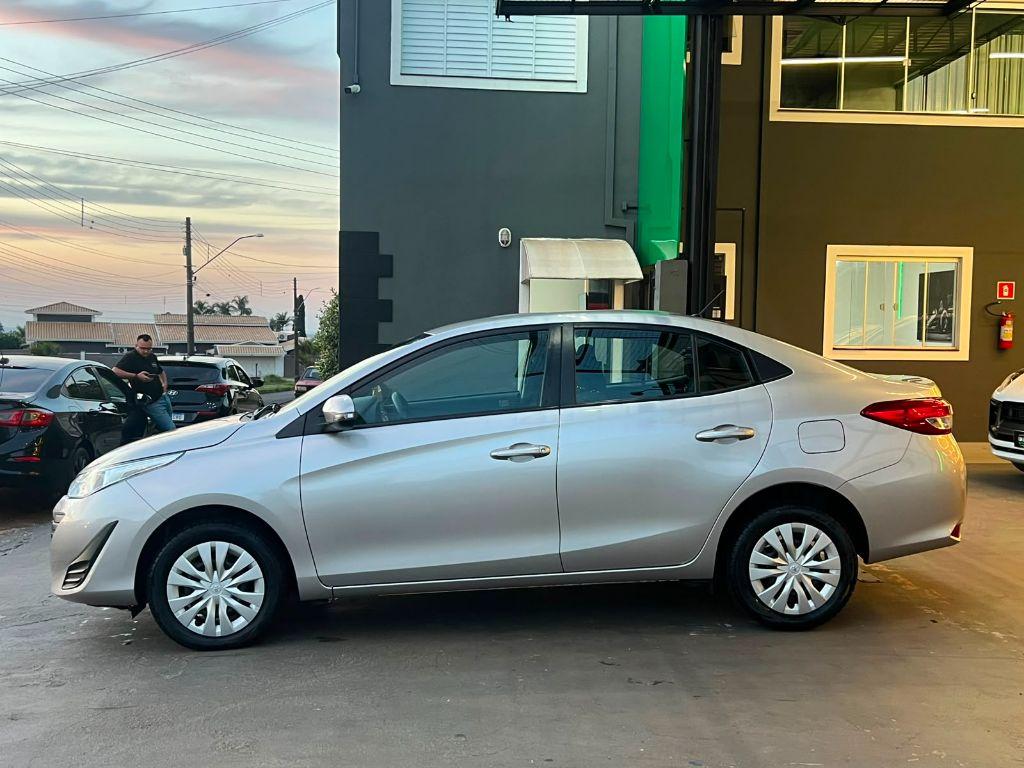 TOYOTA Yaris Sedan - Foto