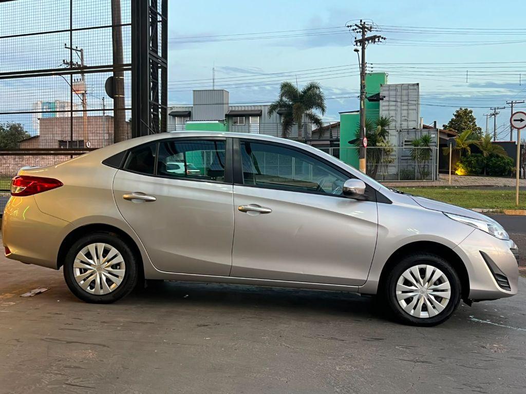 TOYOTA Yaris Sedan - Foto