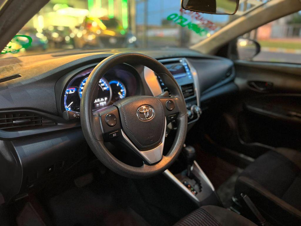 TOYOTA Yaris Sedan - Foto