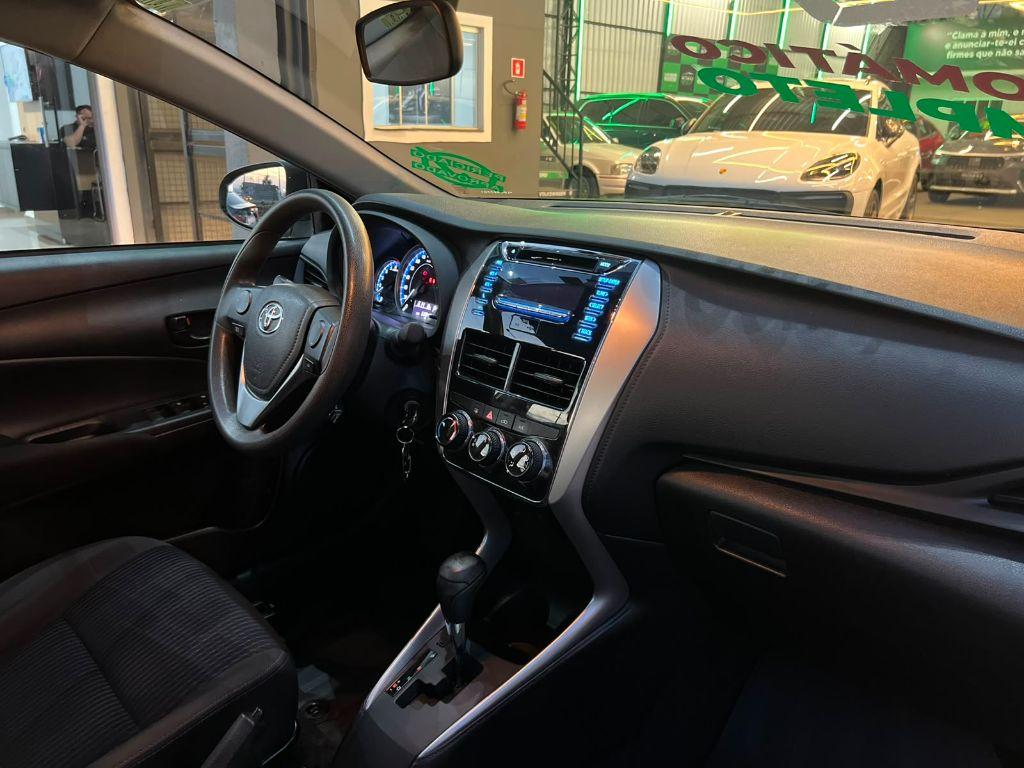 TOYOTA Yaris Sedan - Foto