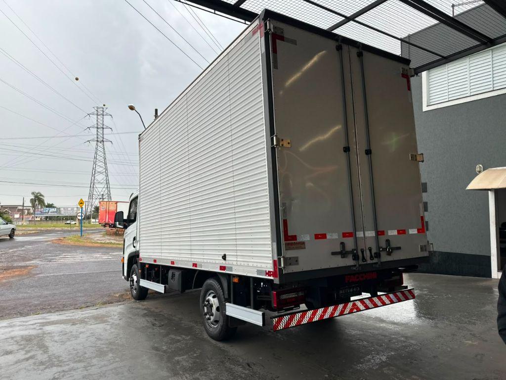 VOLKSWAGEN Delivery - Foto