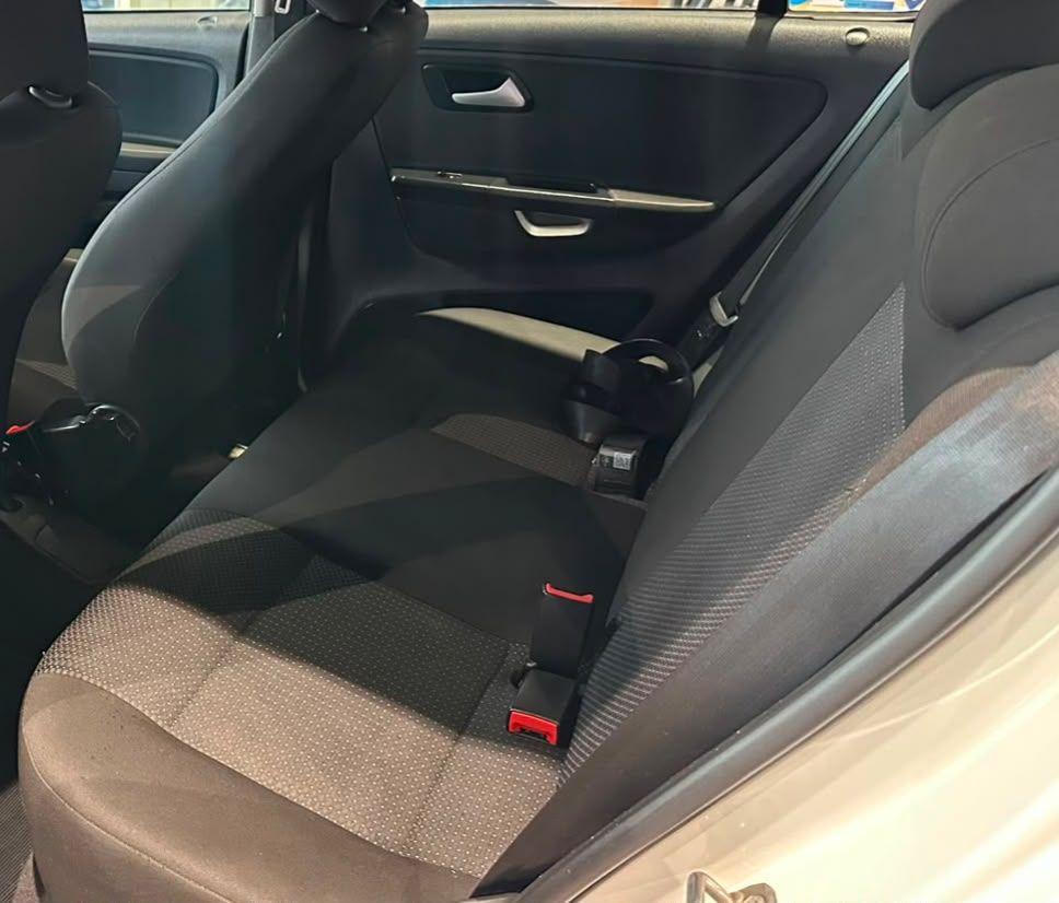 VOLKSWAGEN Fox - Foto