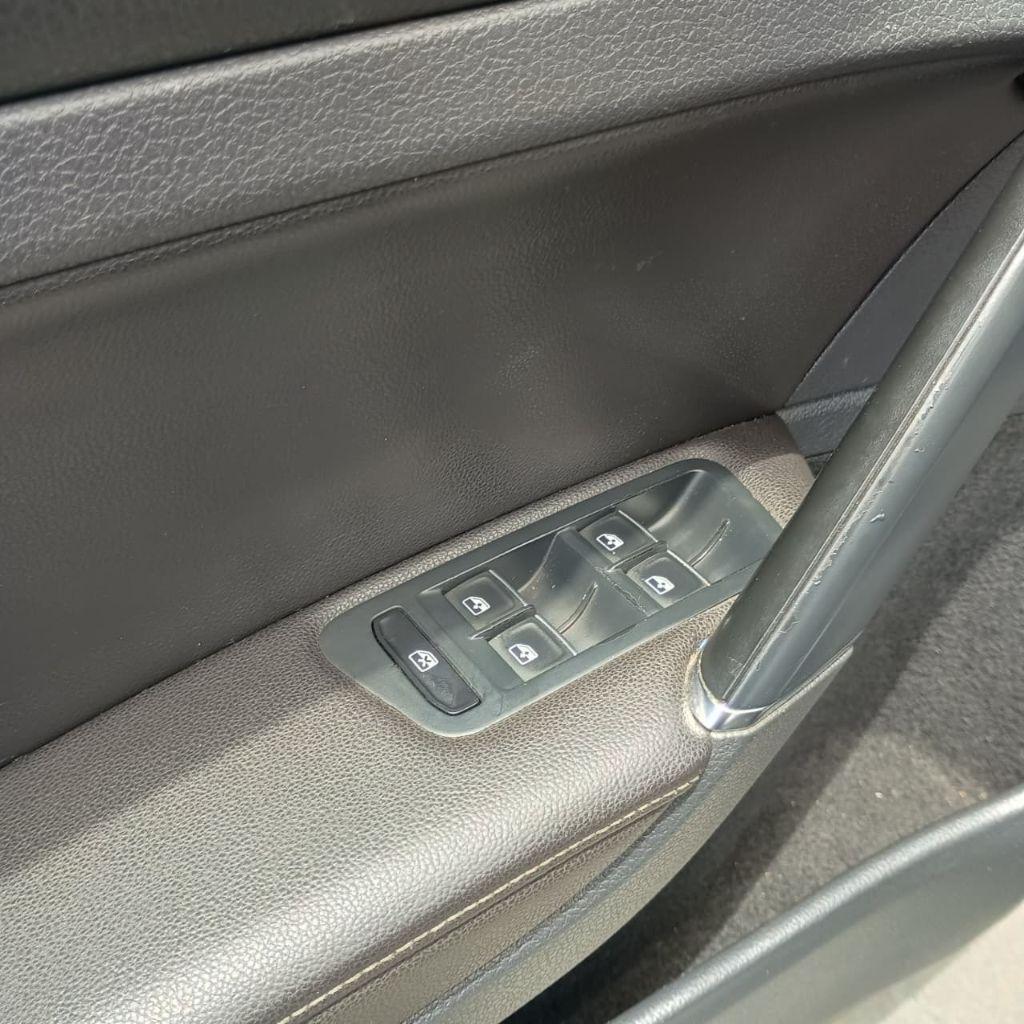 VOLKSWAGEN Golf - Foto