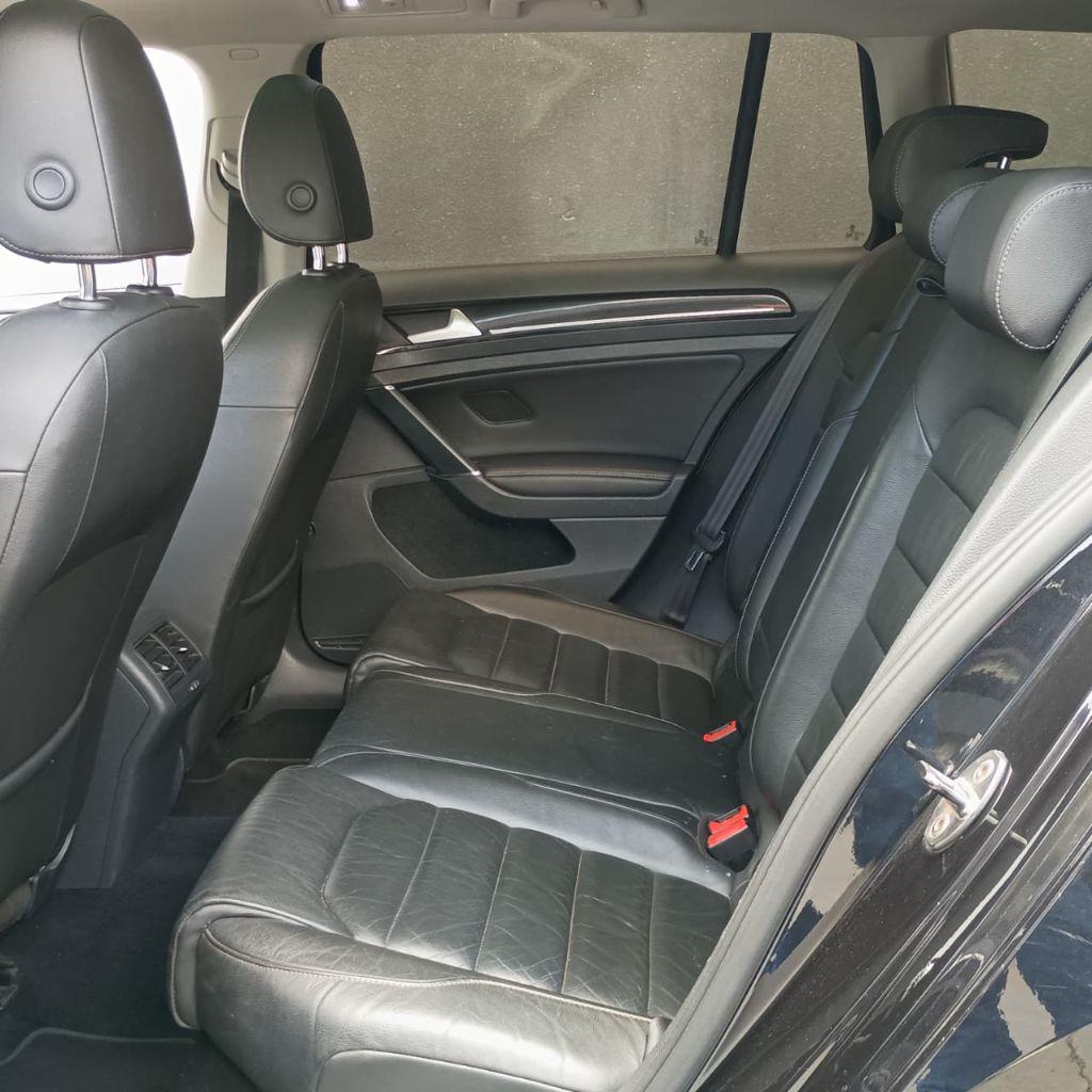 VOLKSWAGEN Golf - Foto