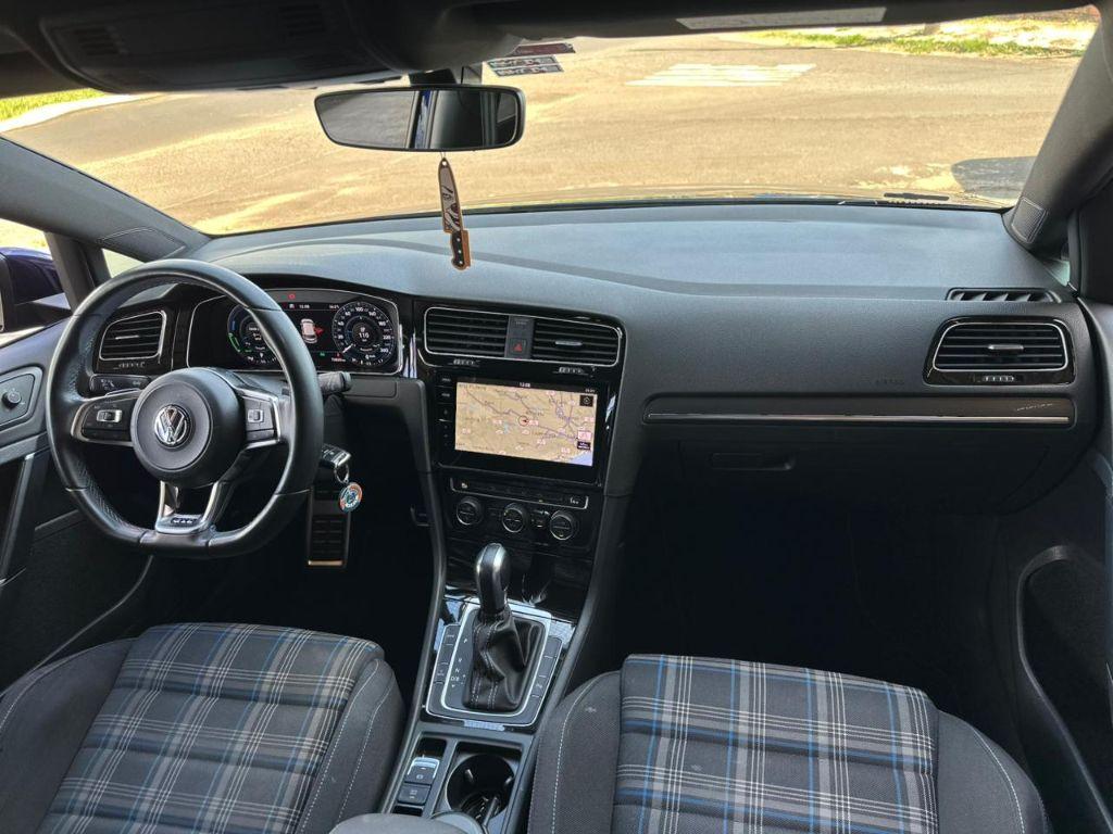 VOLKSWAGEN Golf - Foto