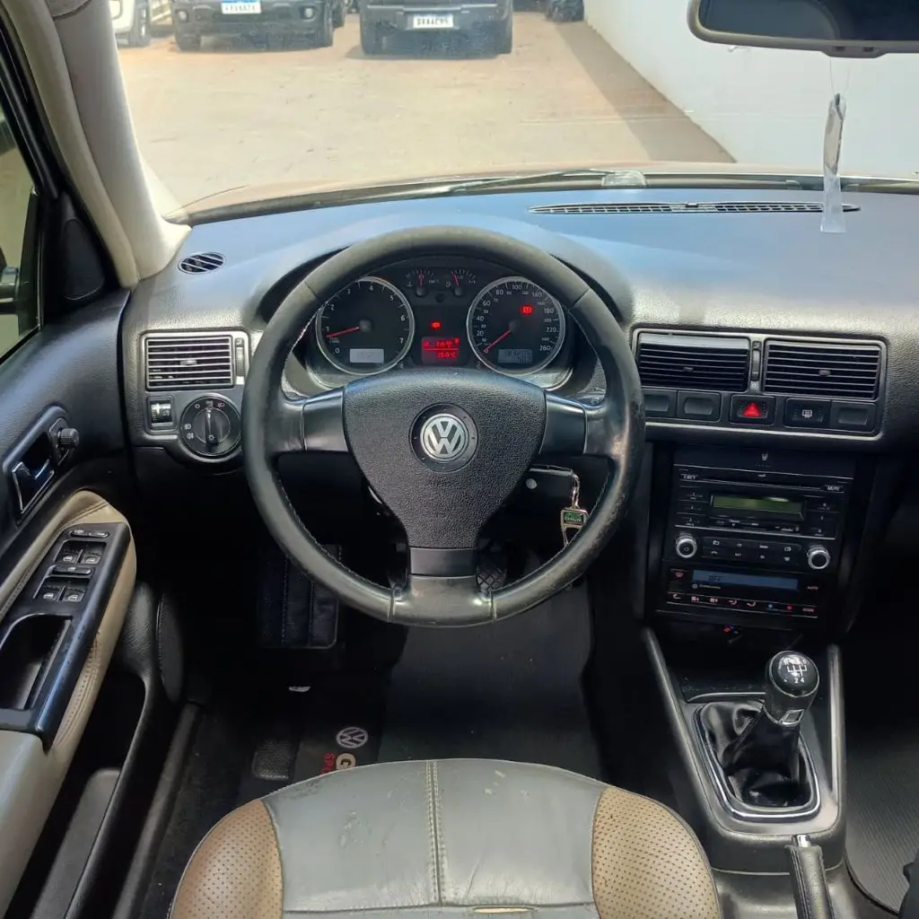 VOLKSWAGEN Golf - Foto
