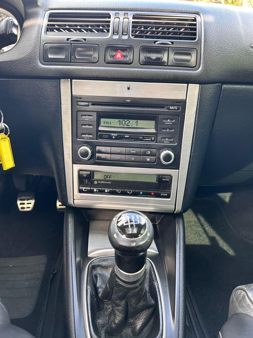 VOLKSWAGEN Golf - Foto