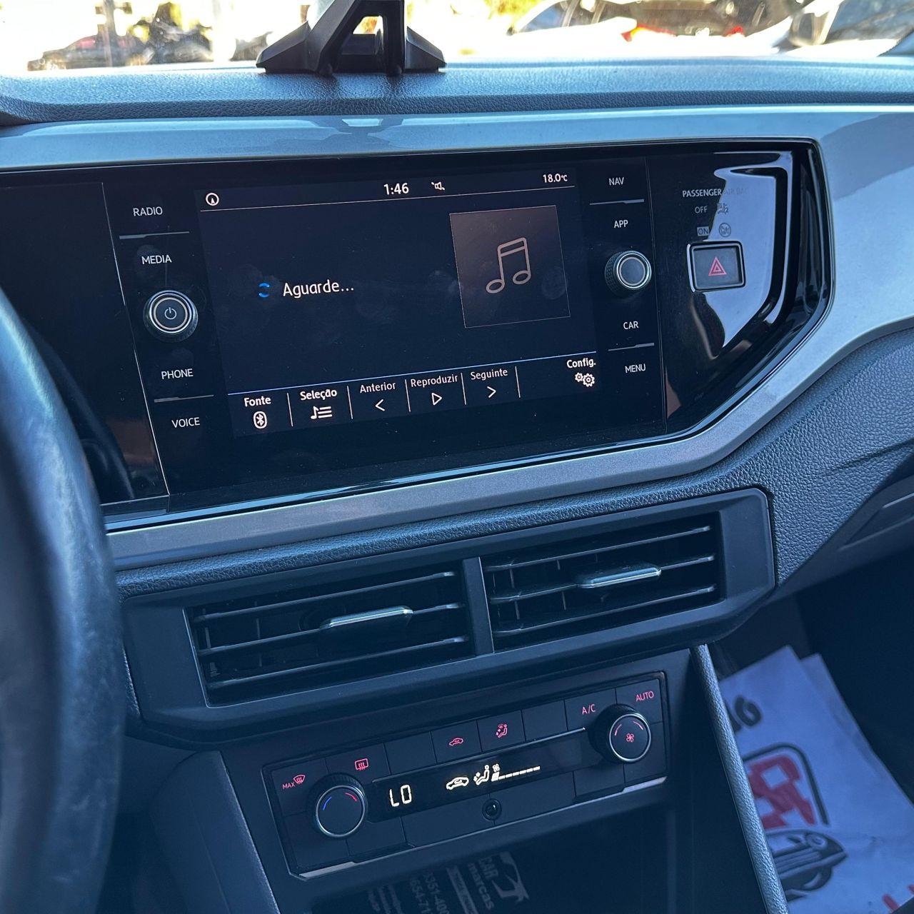 VOLKSWAGEN Polo Hatch - Foto