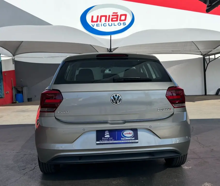 VOLKSWAGEN Polo Hatch - Foto