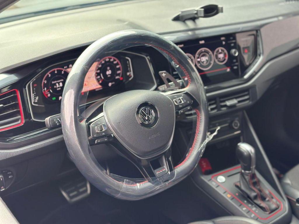 VOLKSWAGEN Polo Hatch - Foto