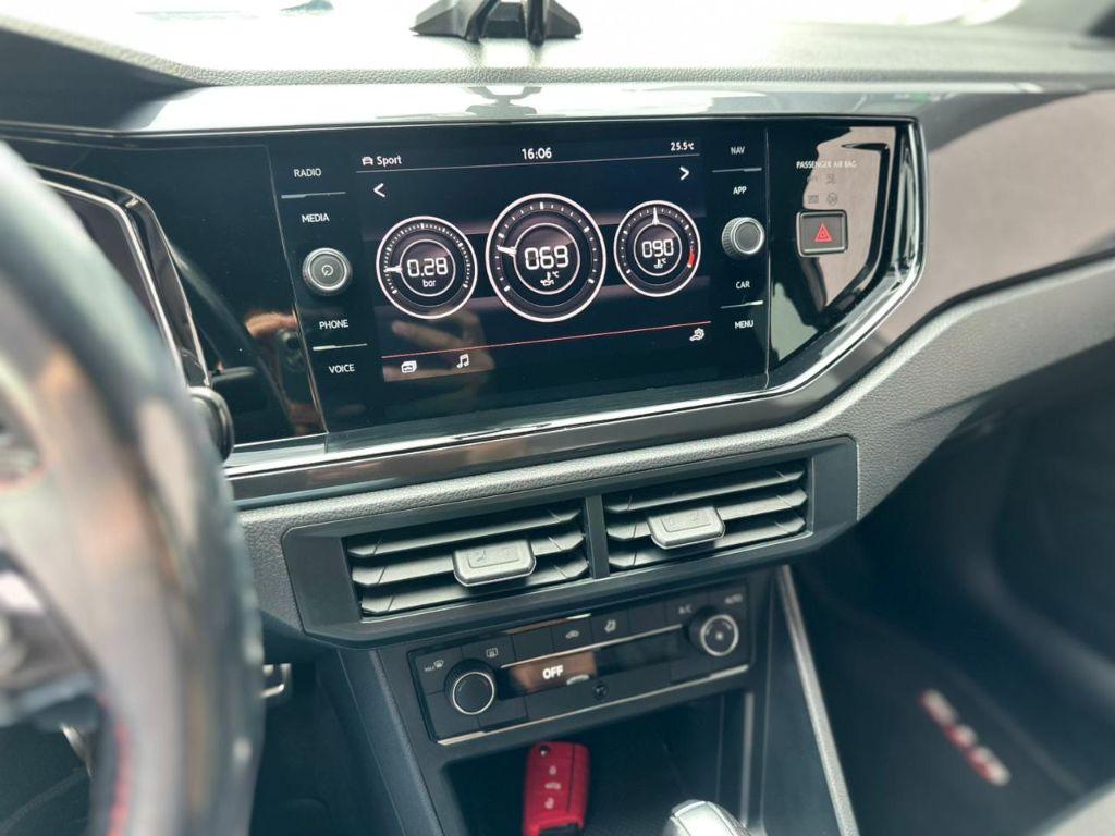 VOLKSWAGEN Polo Hatch - Foto