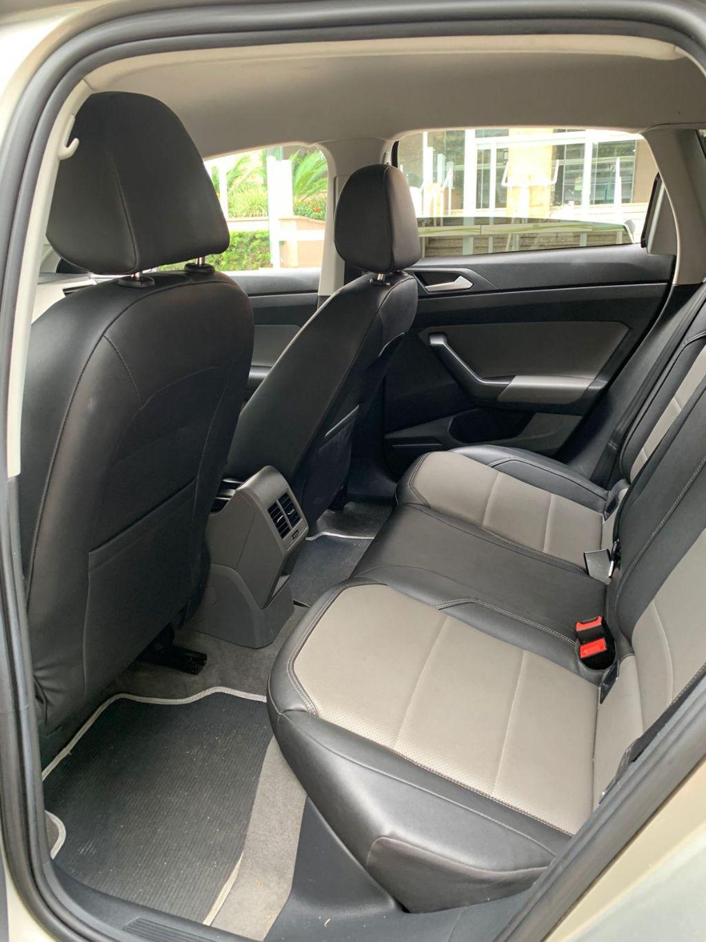 VOLKSWAGEN Polo Hatch - Foto