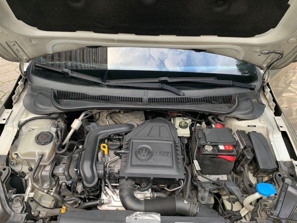 VOLKSWAGEN Polo Hatch - Foto