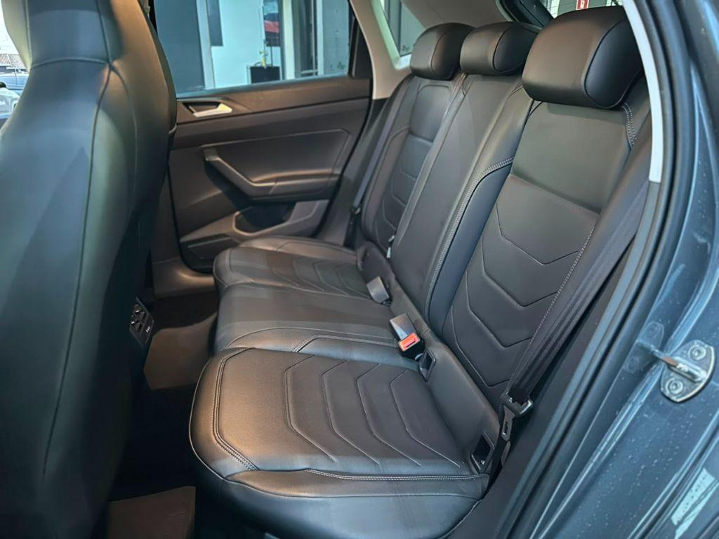 VOLKSWAGEN Polo Hatch - Foto
