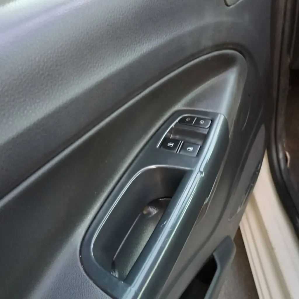 VOLKSWAGEN Saveiro - Foto