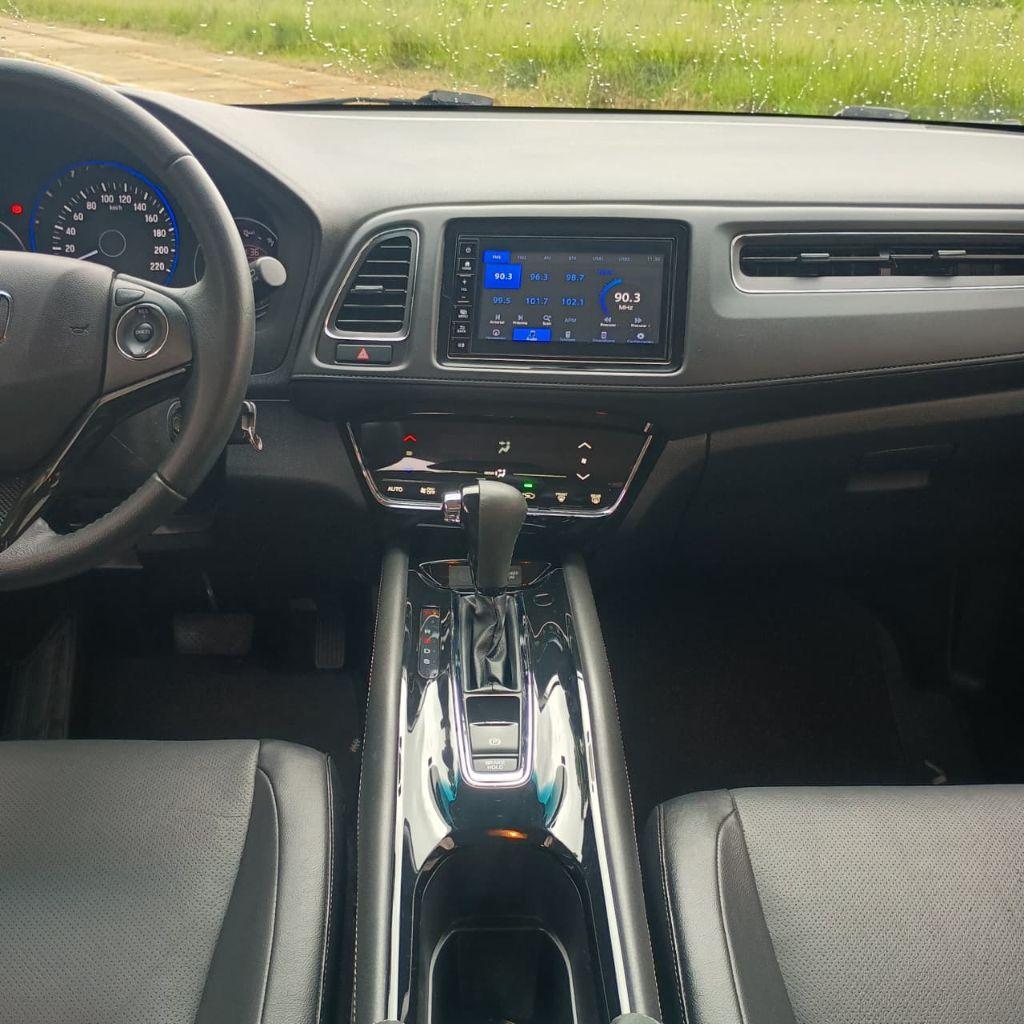 VOLKSWAGEN T-Cross - Foto