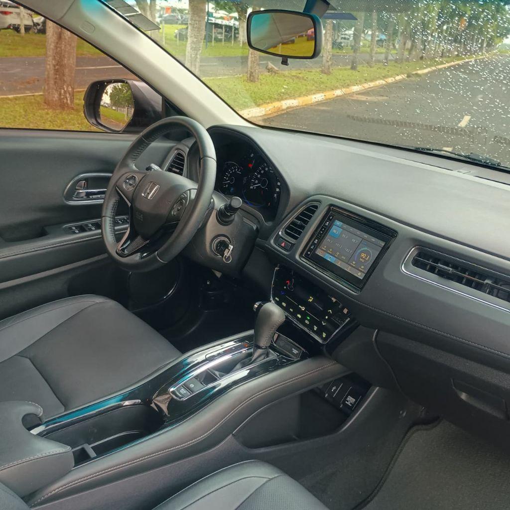 VOLKSWAGEN T-Cross - Foto