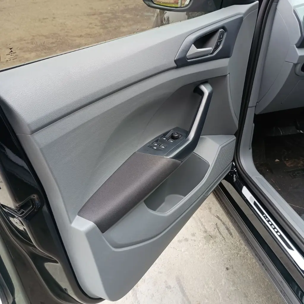 VOLKSWAGEN T-Cross - Foto