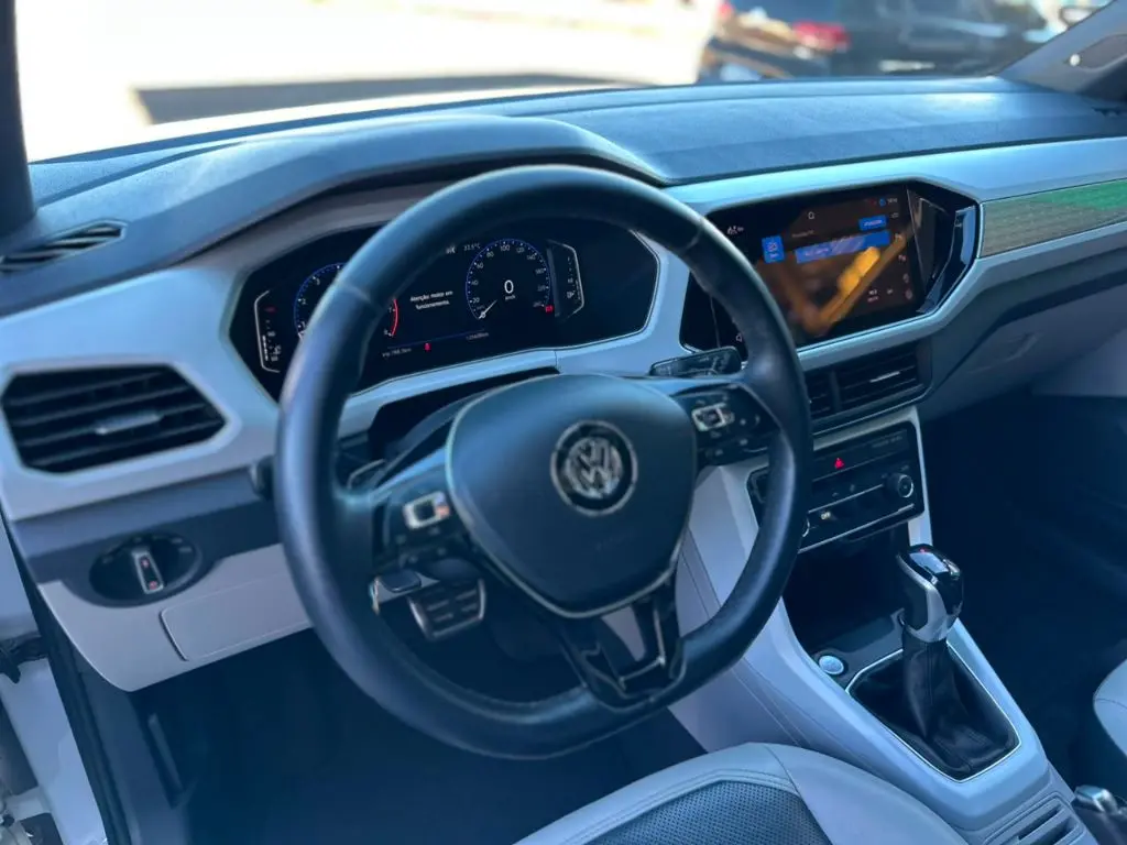 VOLKSWAGEN T-Cross - Foto