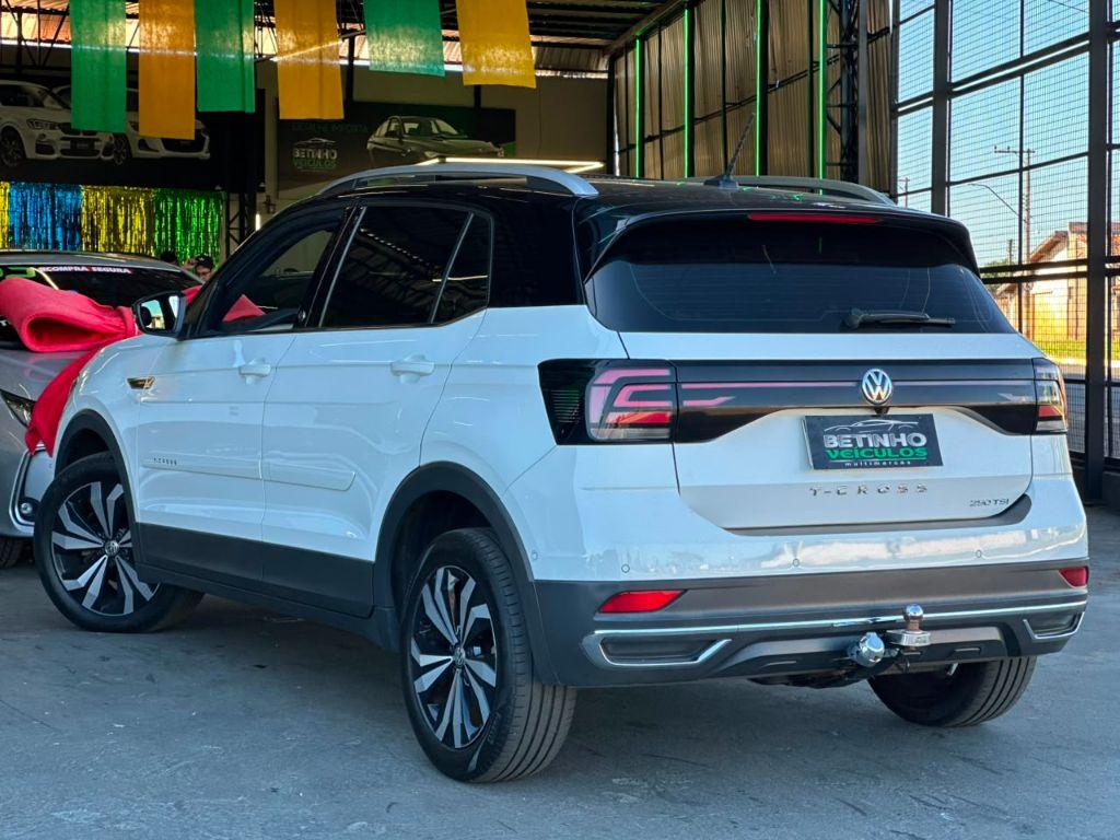 VOLKSWAGEN T-Cross - Foto