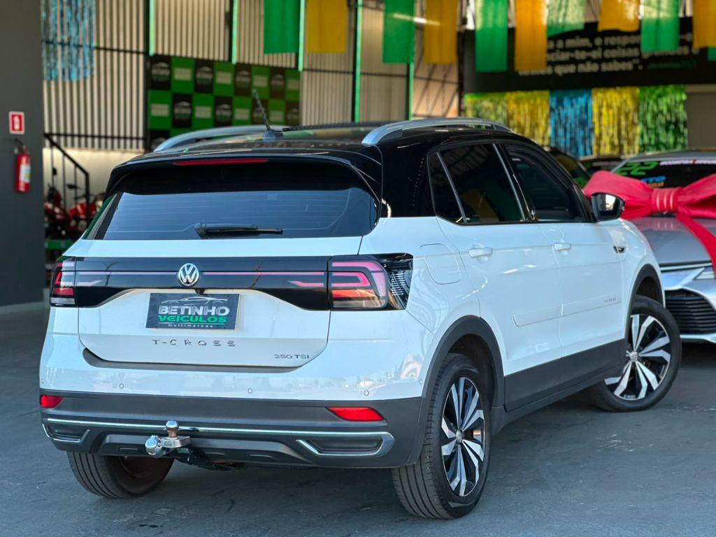 VOLKSWAGEN T-Cross - Foto