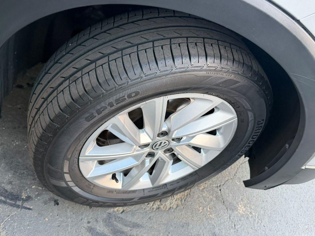 VOLKSWAGEN T-Cross - Foto