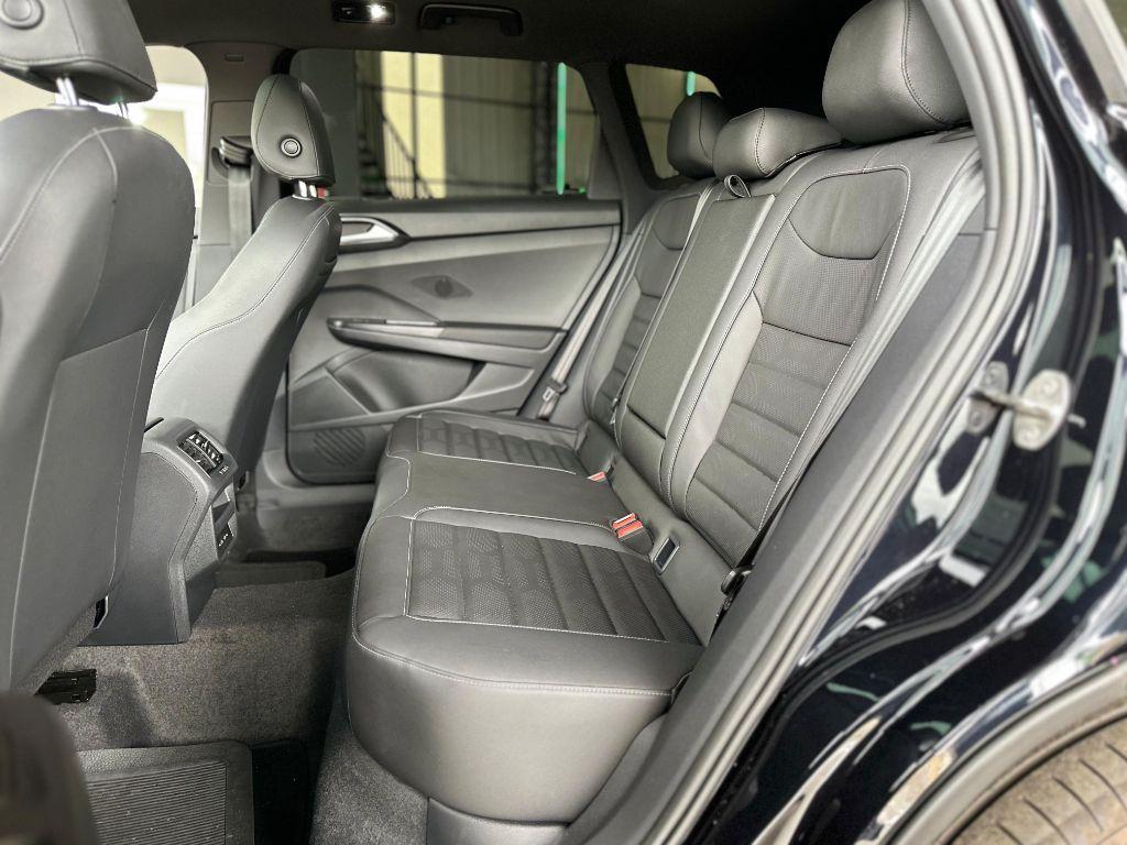 VOLKSWAGEN Taos - Foto