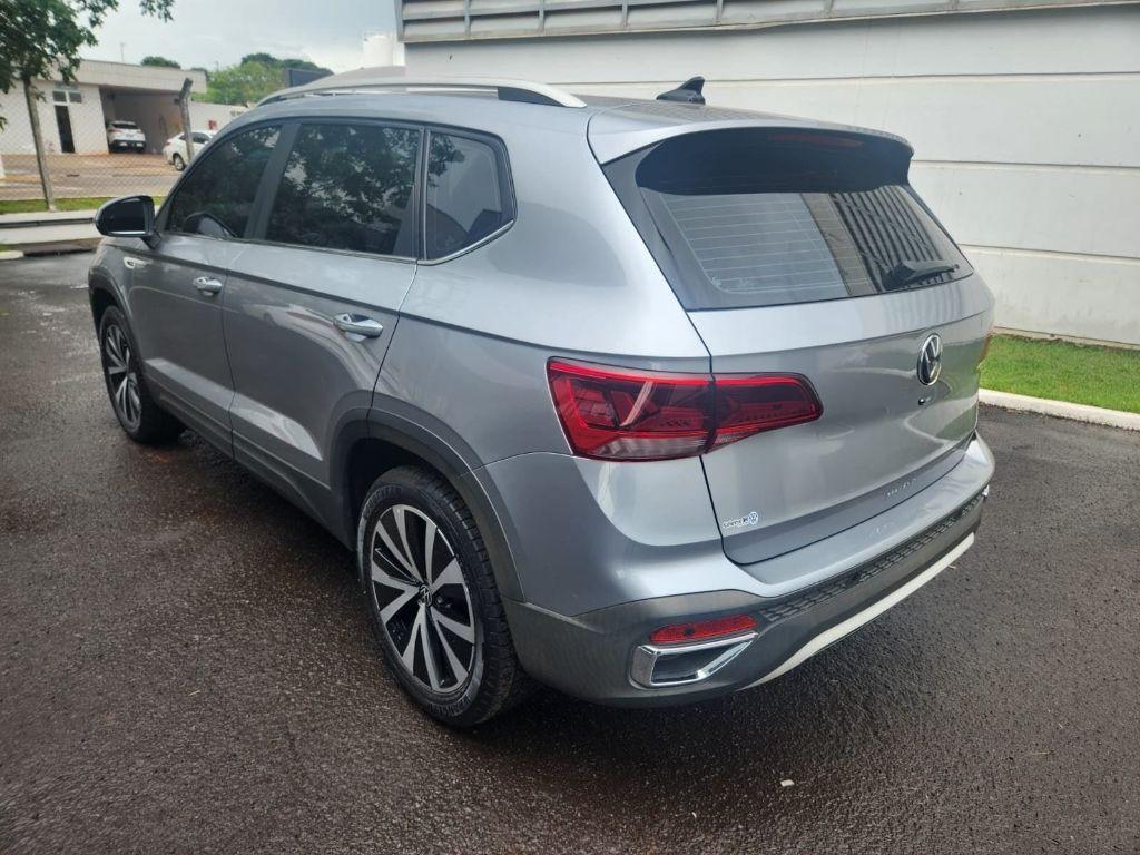 VOLKSWAGEN Taos - Foto