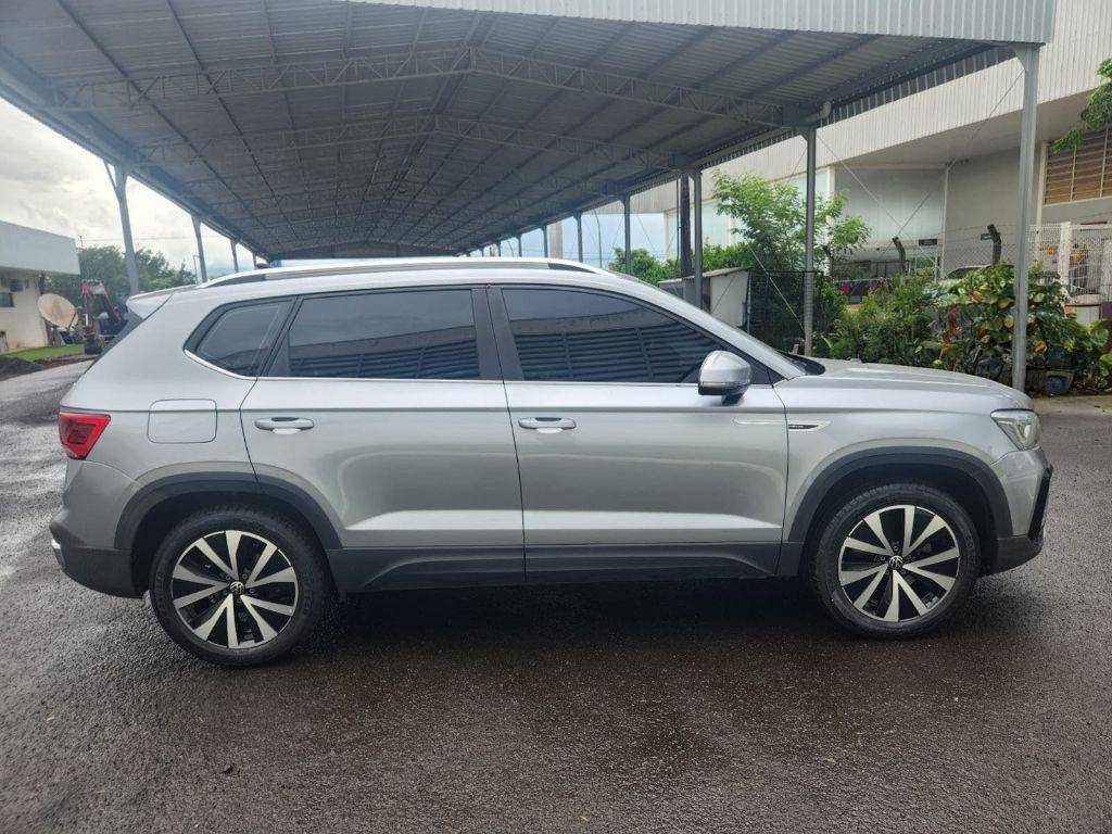 VOLKSWAGEN Taos - Foto