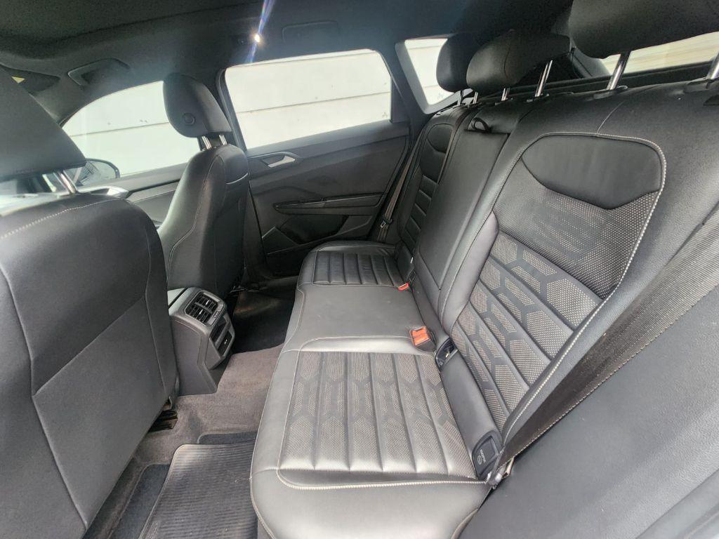 VOLKSWAGEN Taos - Foto